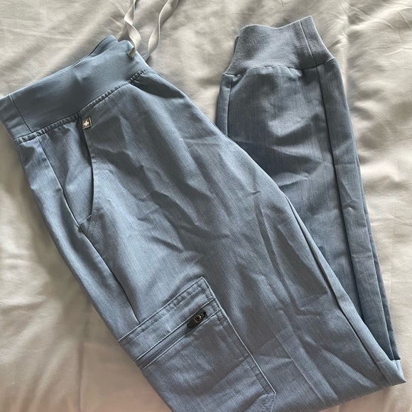 Figs Scrub Set - Picture 3 of 6